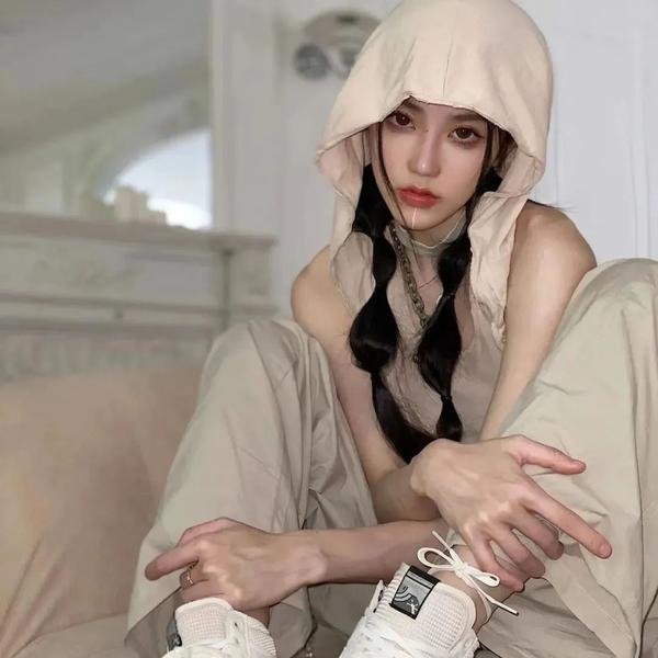 穿越无尽的海洋前往月球 海报